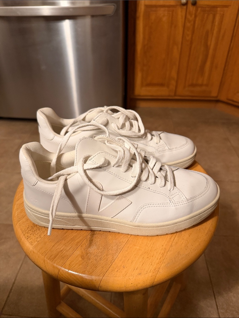 White Leather Sneakers veja sneakers